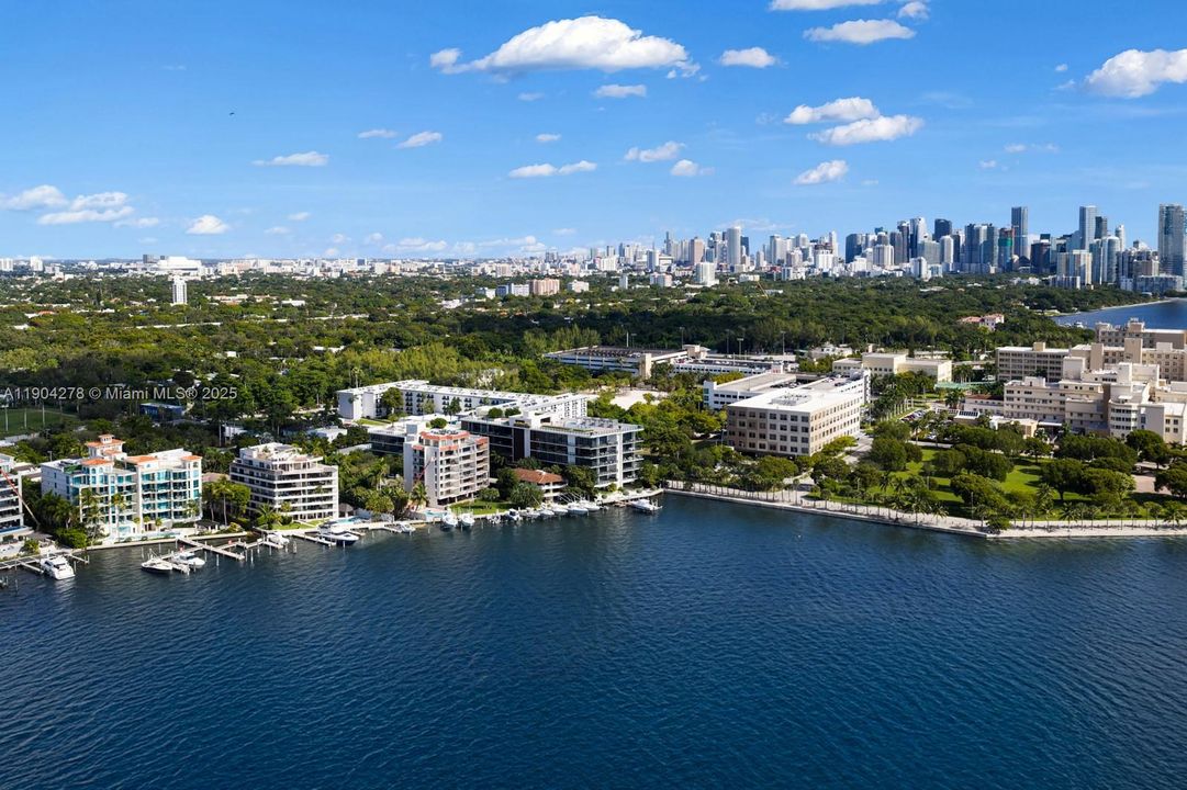 En Venta: $5,900,000 (4 camas, 5 baños, 2988 Pies cuadrados)