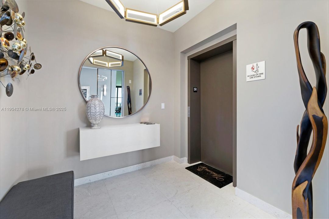 En Venta: $5,900,000 (4 camas, 5 baños, 2988 Pies cuadrados)