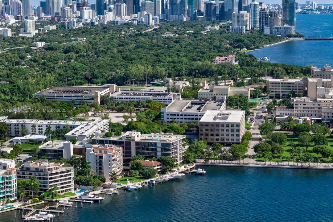 En Venta: $5,900,000 (4 camas, 5 baños, 2988 Pies cuadrados)