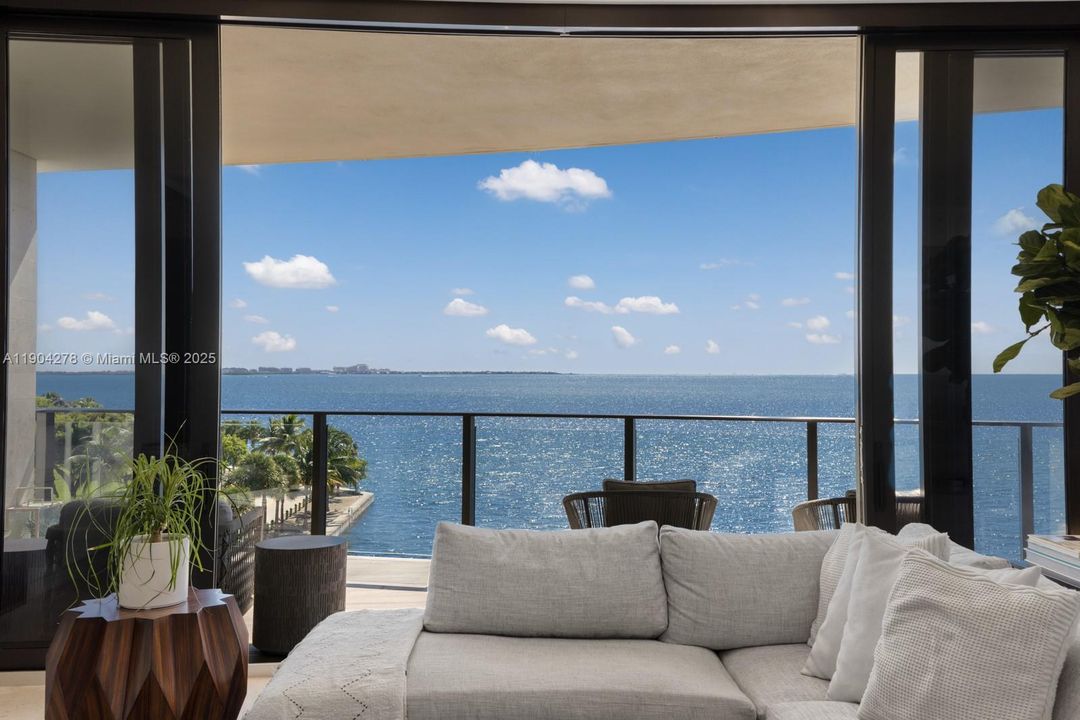 En Venta: $5,900,000 (4 camas, 5 baños, 2988 Pies cuadrados)