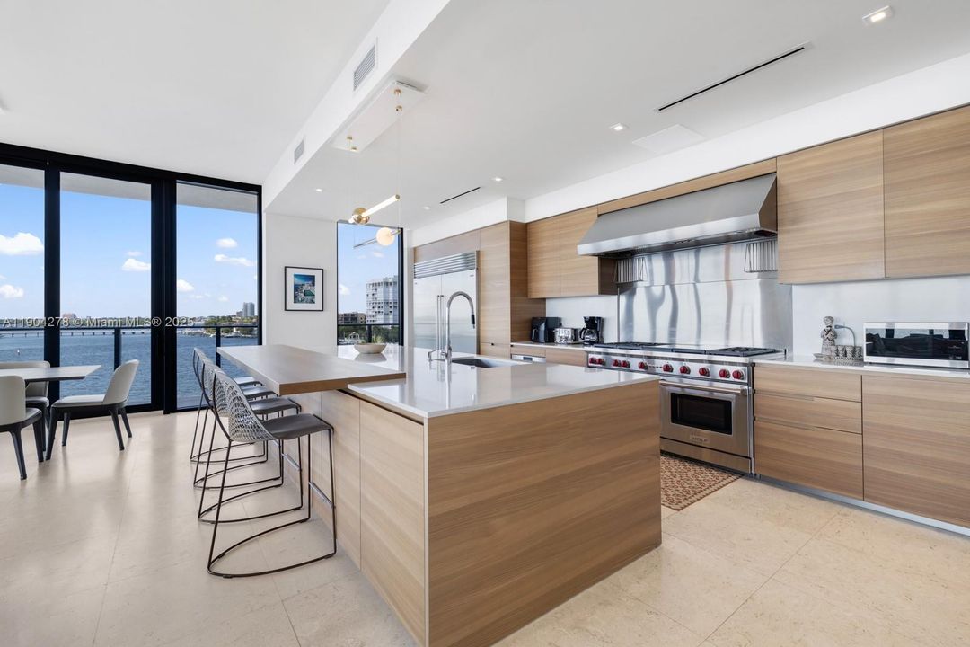 En Venta: $5,900,000 (4 camas, 5 baños, 2988 Pies cuadrados)