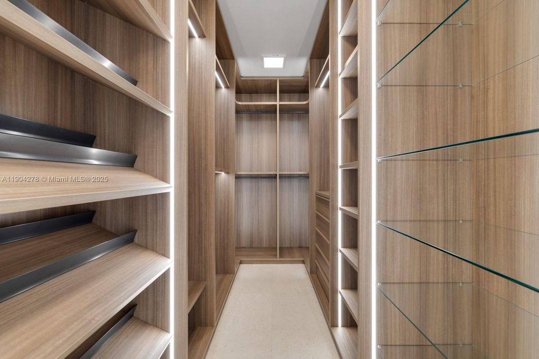 En Venta: $5,900,000 (4 camas, 5 baños, 2988 Pies cuadrados)