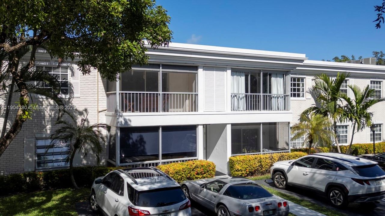 待售: $248,000 (1 贝兹, 1 浴室, 850 平方英尺)