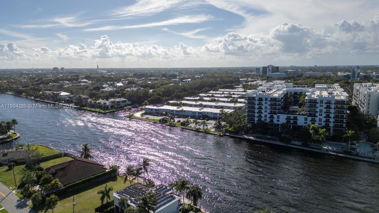 待售: $248,000 (1 贝兹, 1 浴室, 850 平方英尺)