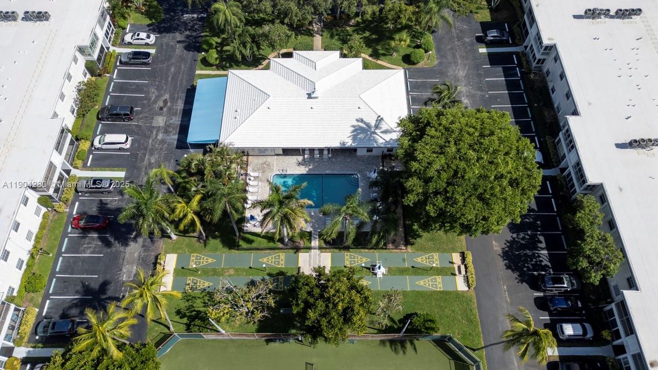 待售: $248,000 (1 贝兹, 1 浴室, 850 平方英尺)