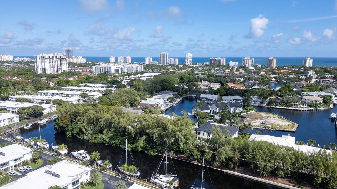 待售: $248,000 (1 贝兹, 1 浴室, 850 平方英尺)