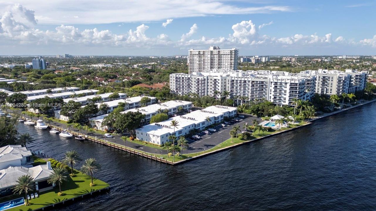 待售: $248,000 (1 贝兹, 1 浴室, 850 平方英尺)