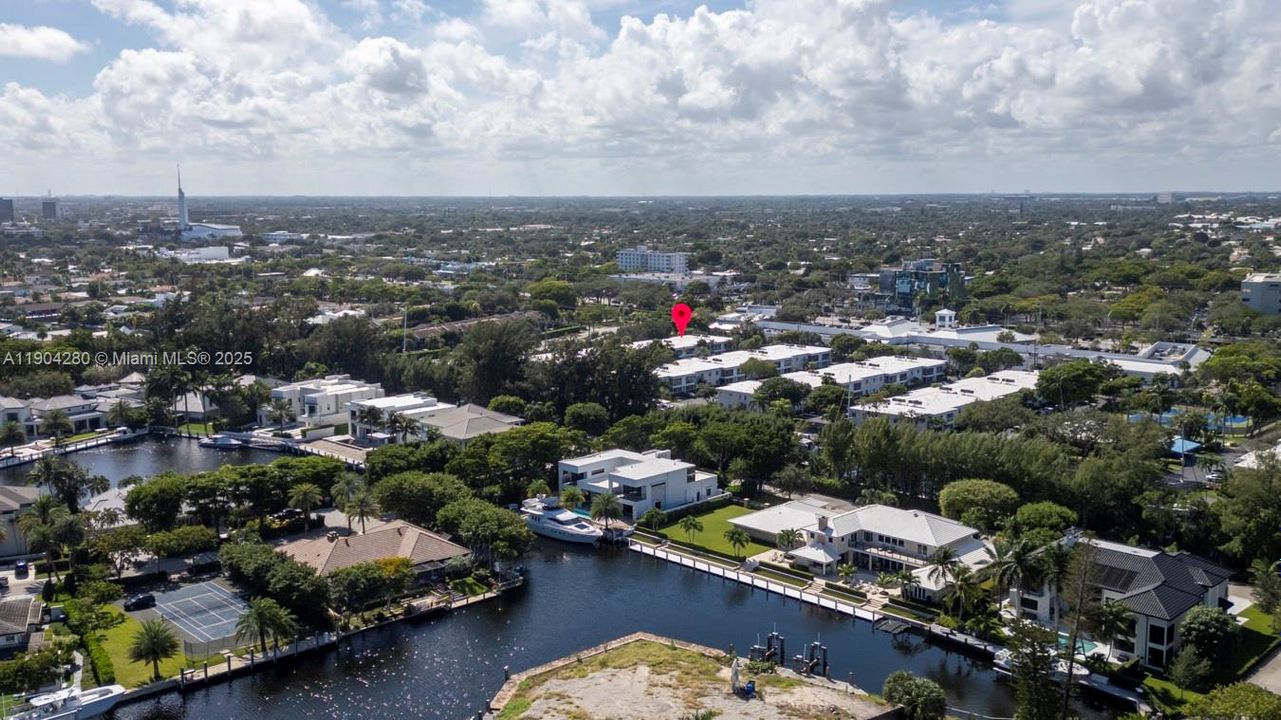 待售: $248,000 (1 贝兹, 1 浴室, 850 平方英尺)