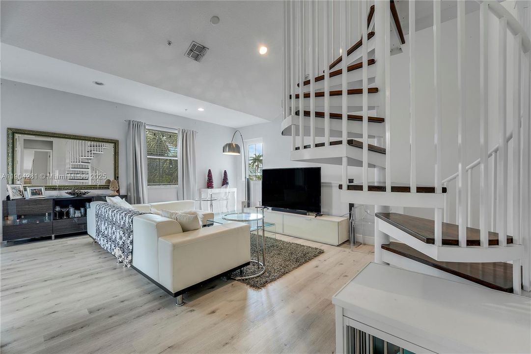 Active With Contract: $475,000 (2 beds, 2 baths, 0 Square Feet)