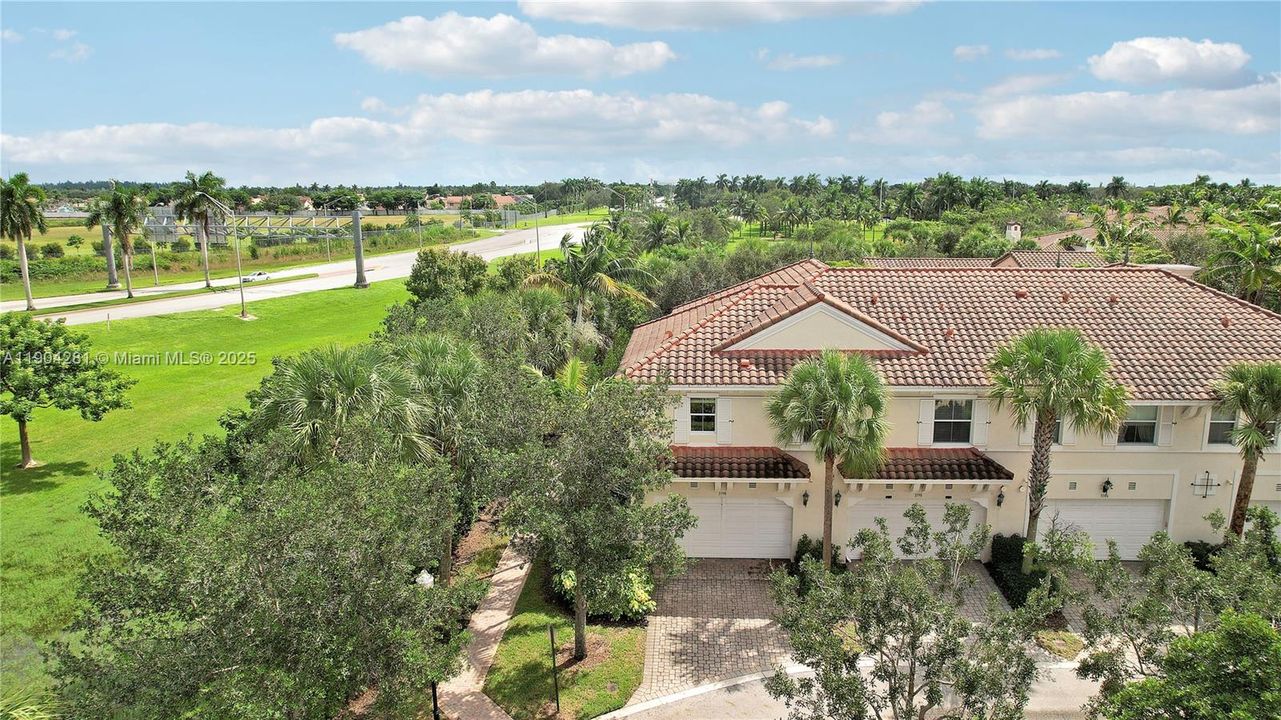 Active With Contract: $475,000 (2 beds, 2 baths, 0 Square Feet)