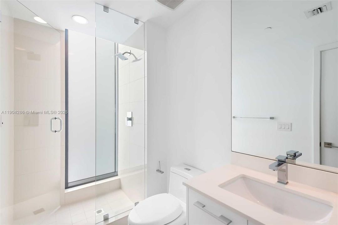 For Rent: $35,000 (4 beds, 5 baths, 4210 Square Feet)