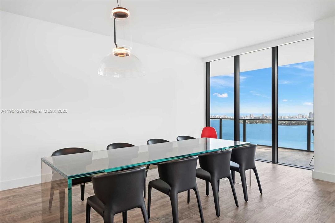 For Rent: $35,000 (4 beds, 5 baths, 4210 Square Feet)