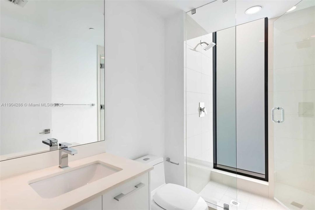 For Rent: $35,000 (4 beds, 5 baths, 4210 Square Feet)