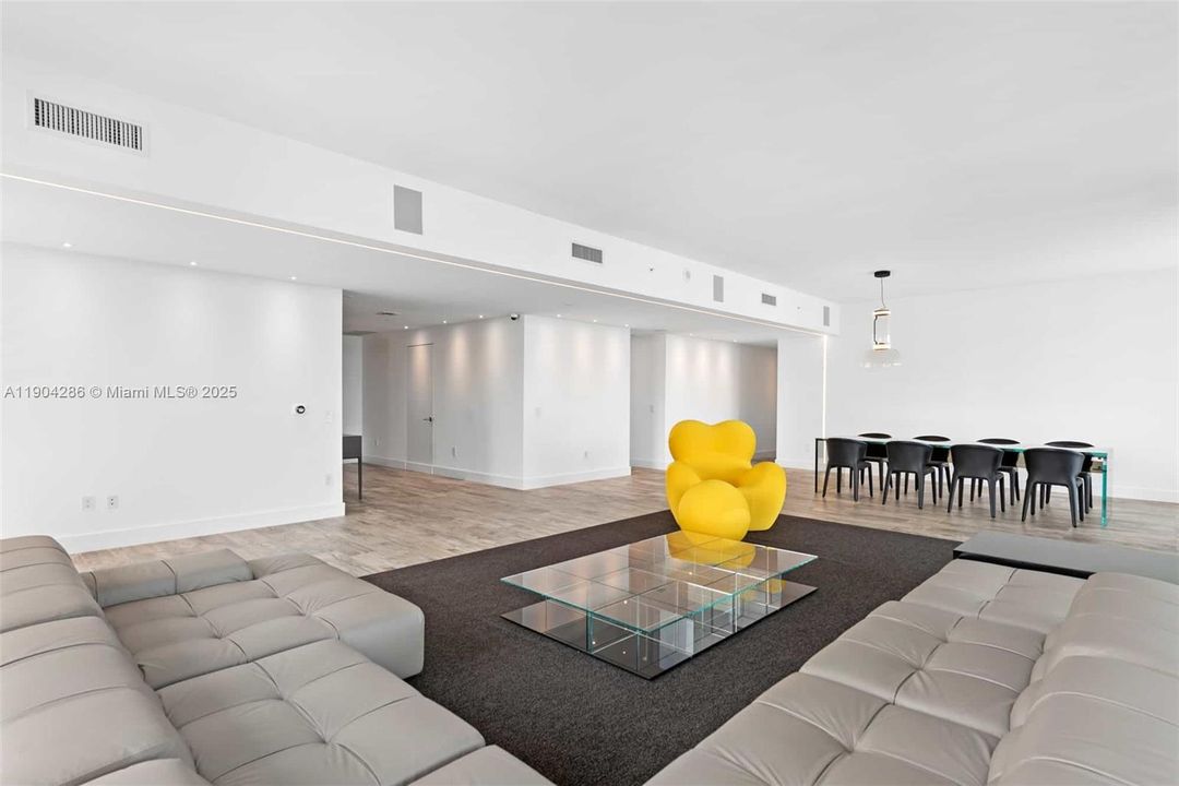 For Rent: $35,000 (4 beds, 5 baths, 4210 Square Feet)