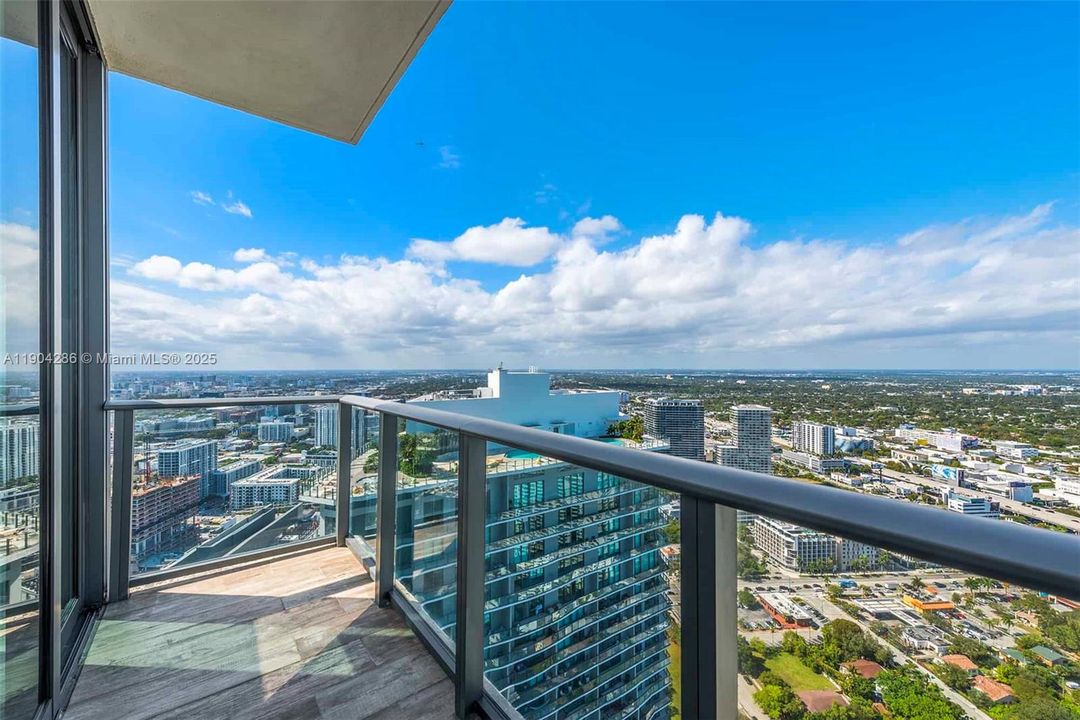 For Rent: $35,000 (4 beds, 5 baths, 4210 Square Feet)