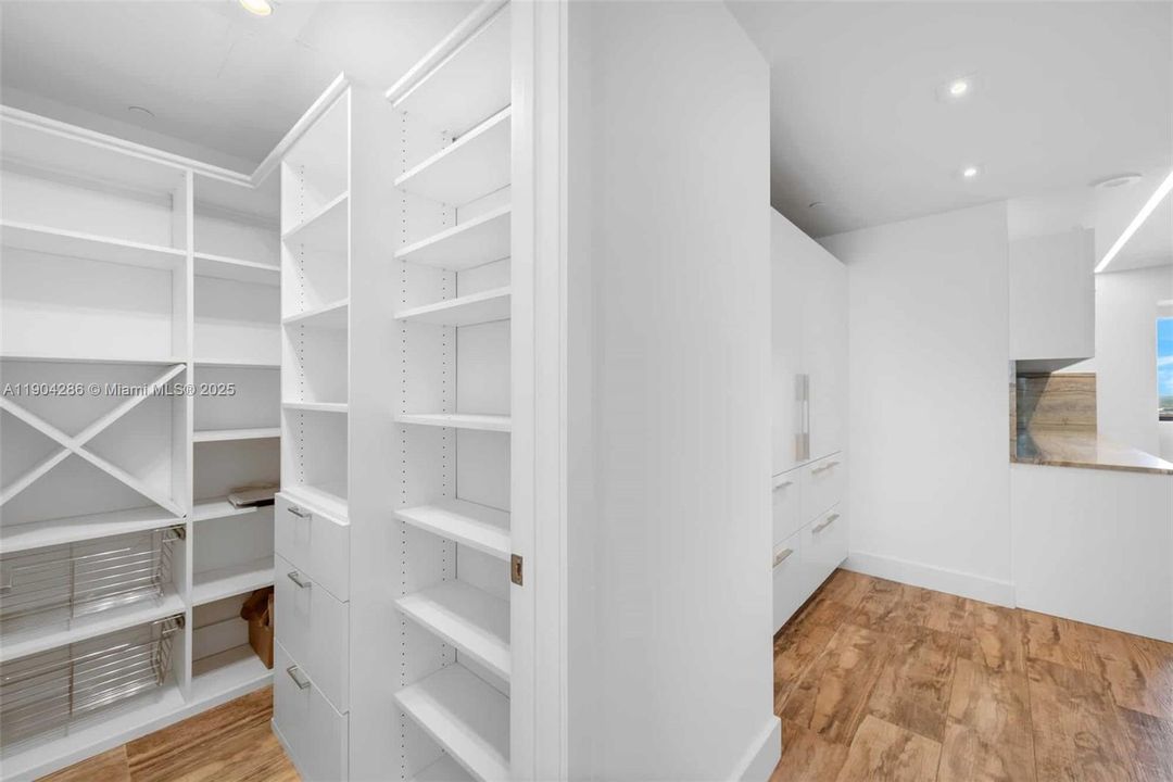 Walk in Pantry