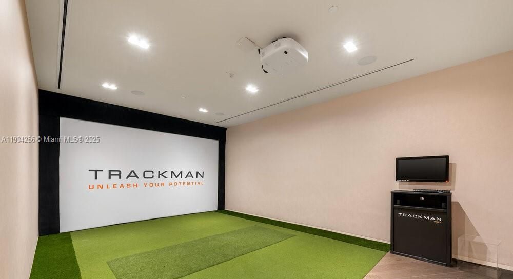 For Rent: $35,000 (4 beds, 5 baths, 4210 Square Feet)