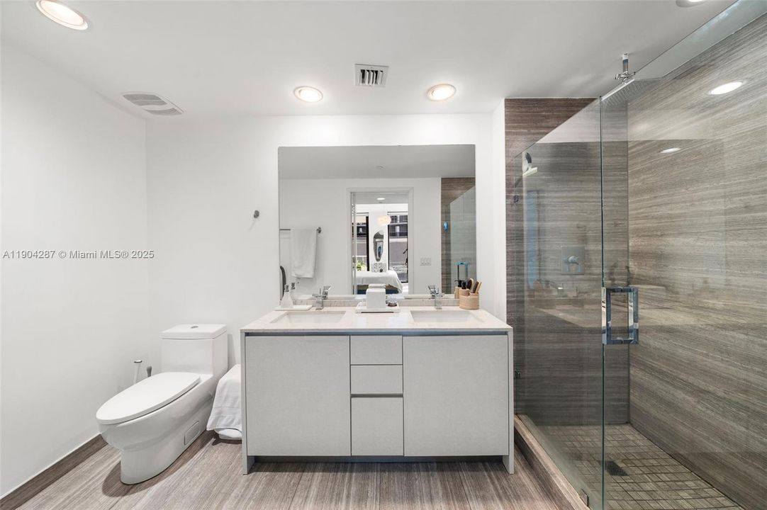 На продажу: $849,999 (1 спален, 2 ванн, 1100 Квадратных фут)