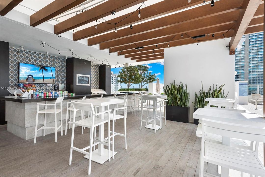 На продажу: $849,999 (1 спален, 2 ванн, 1100 Квадратных фут)