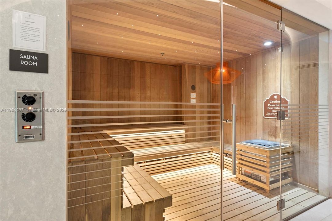 На продажу: $849,999 (1 спален, 2 ванн, 1100 Квадратных фут)