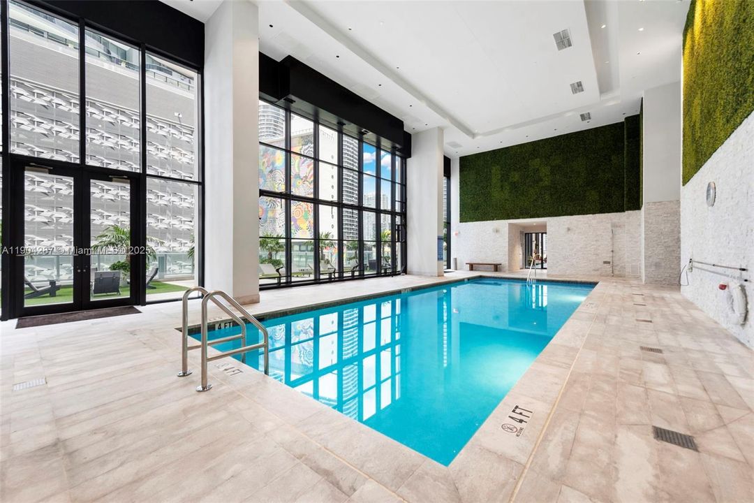 На продажу: $849,999 (1 спален, 2 ванн, 1100 Квадратных фут)