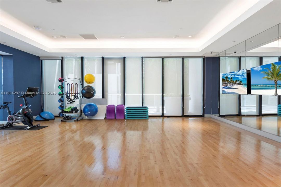 На продажу: $849,999 (1 спален, 2 ванн, 1100 Квадратных фут)