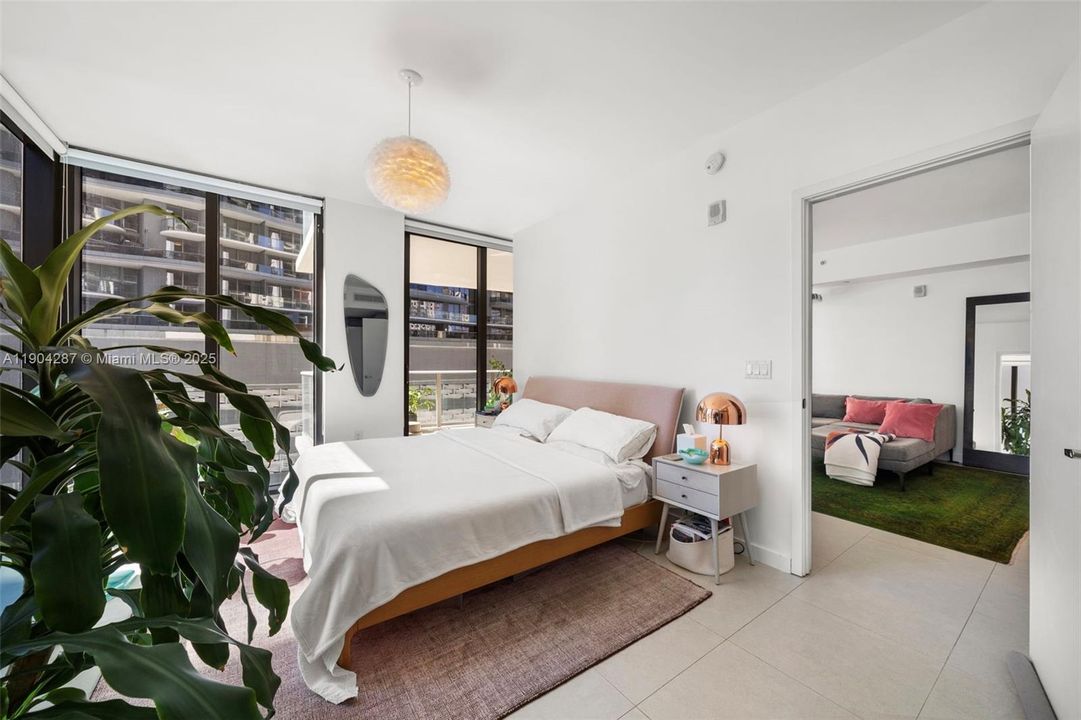 На продажу: $849,999 (1 спален, 2 ванн, 1100 Квадратных фут)