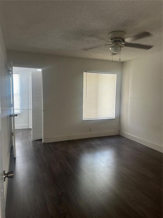 For Rent: $1,700 (1 beds, 1 baths, 712 Square Feet)