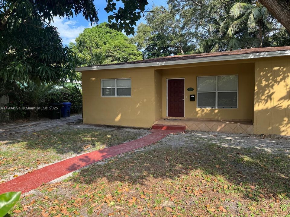 For Rent: $2,995 (3 beds, 2 baths, 1220 Square Feet)