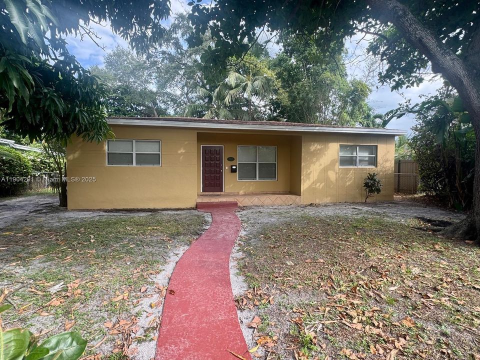 For Rent: $2,995 (3 beds, 2 baths, 1220 Square Feet)