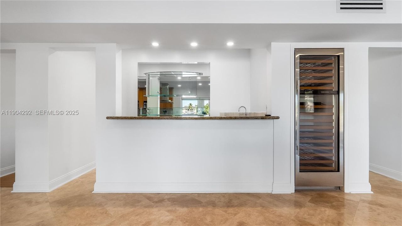 For Sale: $2,800,000 (6 beds, 4 baths, 3772 Square Feet)