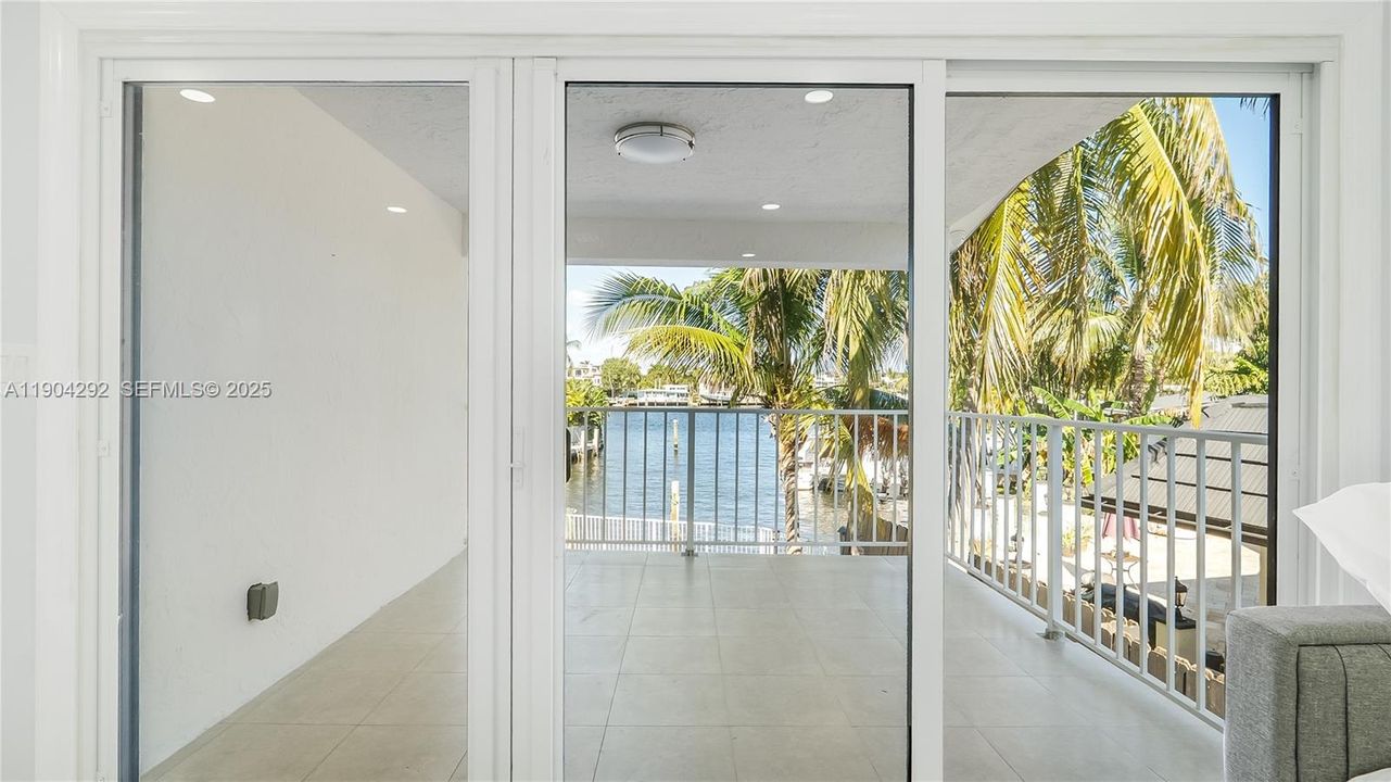 For Sale: $2,800,000 (6 beds, 4 baths, 3772 Square Feet)