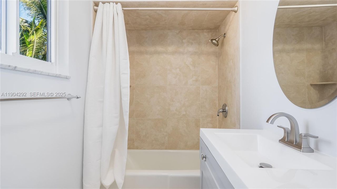 待售: $2,800,000 (6 贝兹, 4 浴室, 3772 平方英尺)