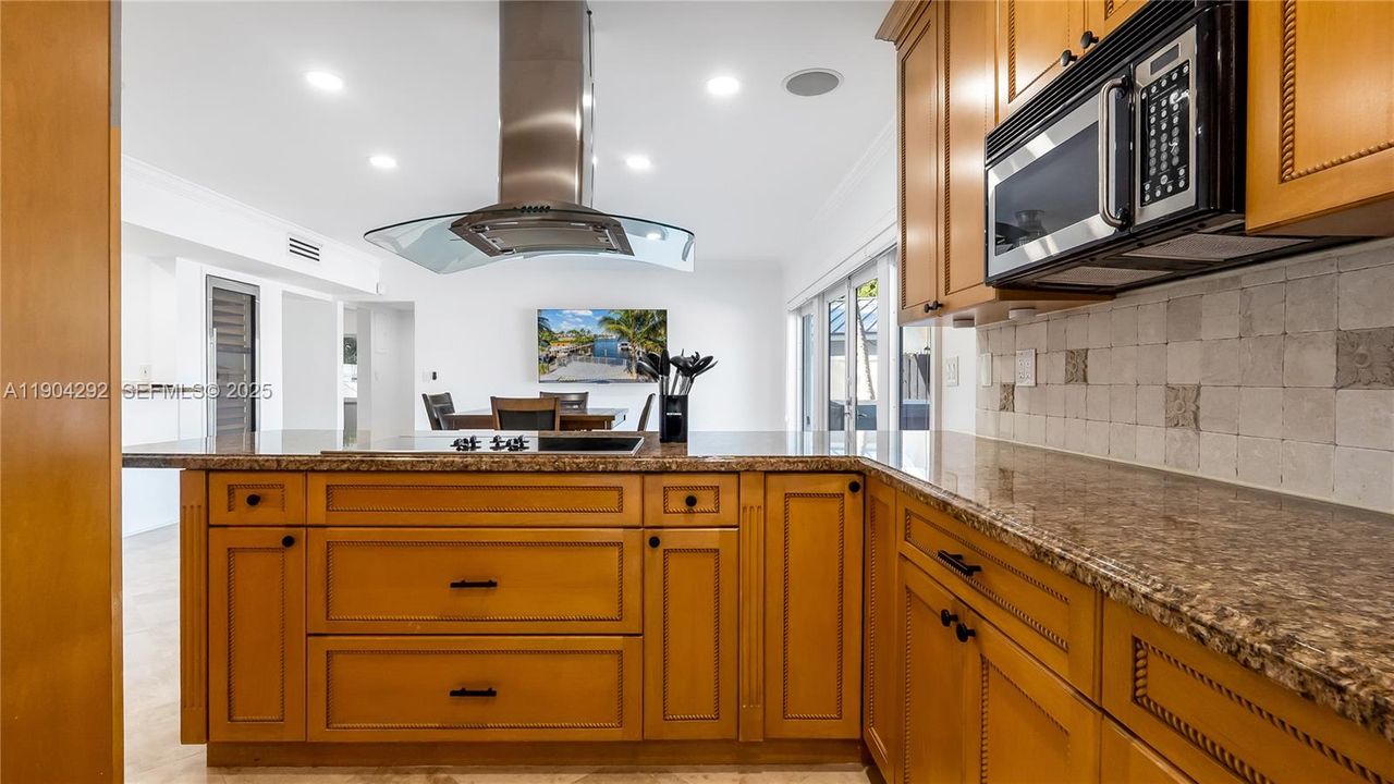 For Sale: $2,800,000 (6 beds, 4 baths, 3772 Square Feet)