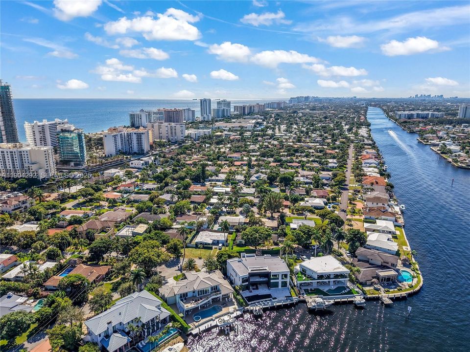 For Sale: $2,800,000 (6 beds, 4 baths, 3772 Square Feet)