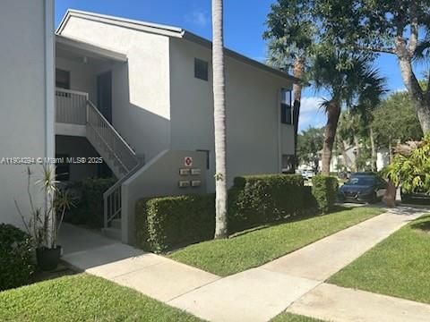 For Sale: $229,000 (2 beds, 2 baths, 978 Square Feet)