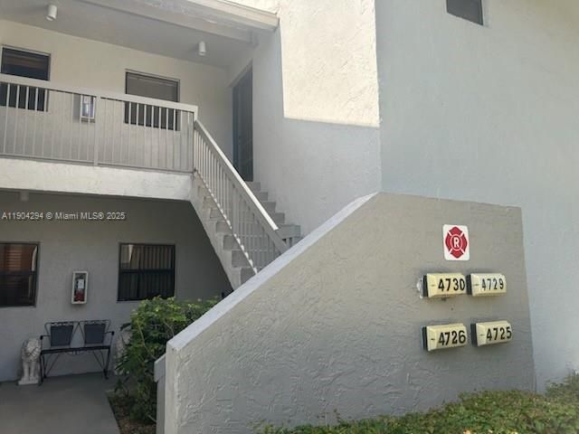 For Sale: $229,000 (2 beds, 2 baths, 978 Square Feet)