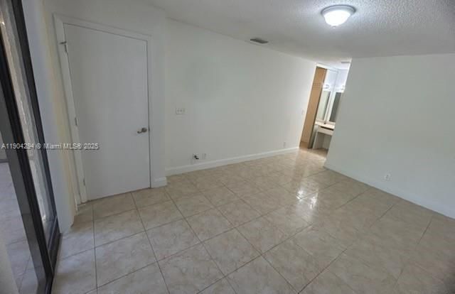For Sale: $229,000 (2 beds, 2 baths, 978 Square Feet)