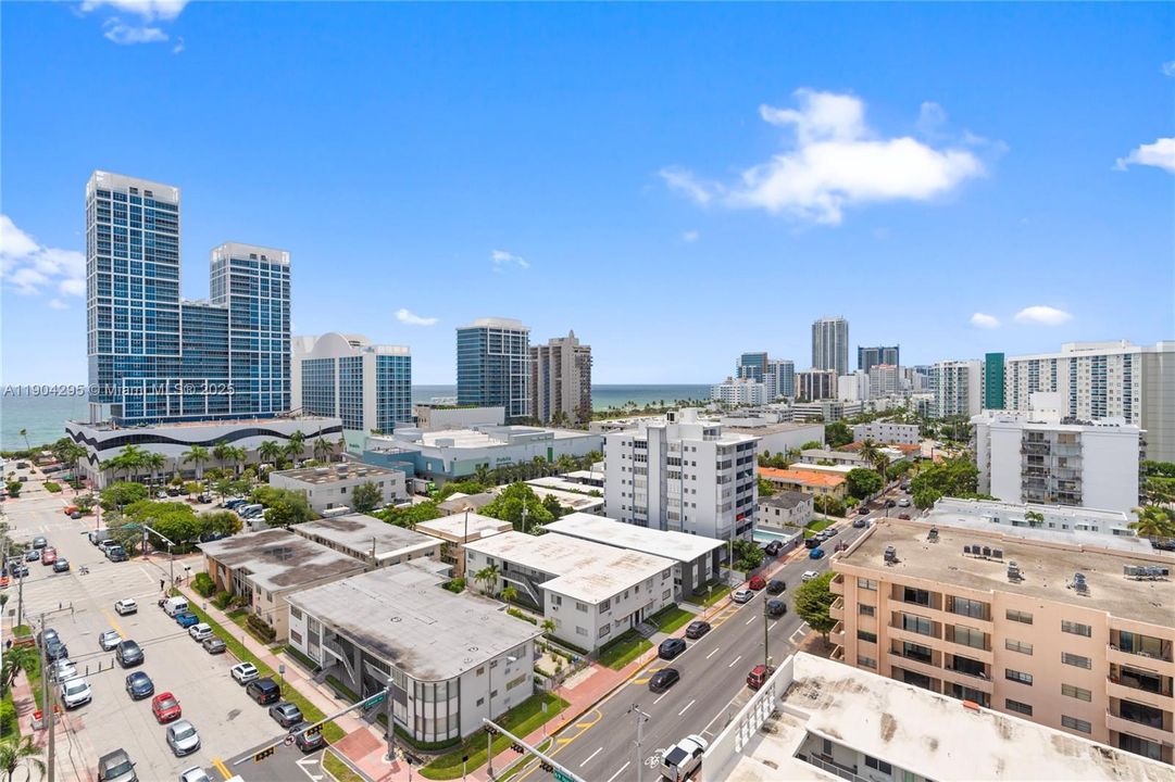 For Rent: $2,350 (1 beds, 1 baths, 898 Square Feet)