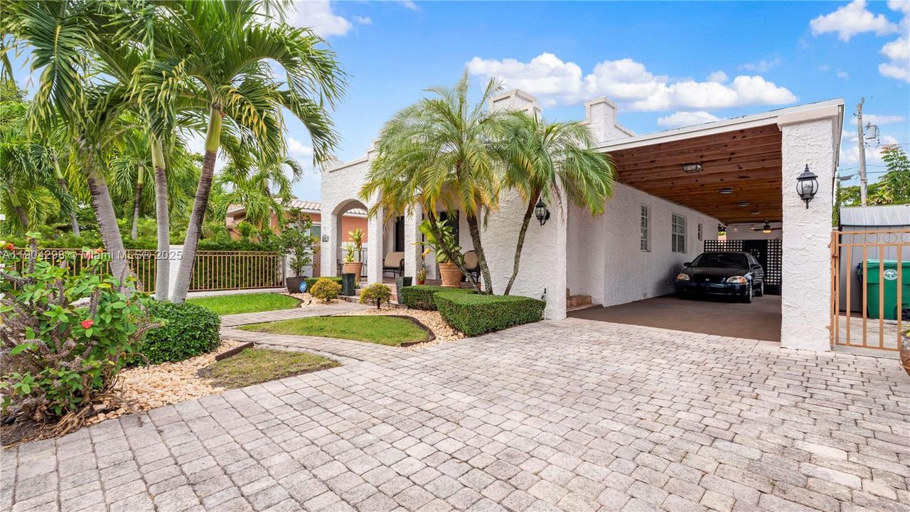 For Rent: $3,950 (3 beds, 1 baths, 1591 Square Feet)