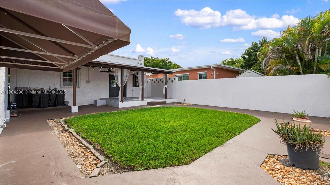 For Rent: $3,950 (3 beds, 1 baths, 1591 Square Feet)