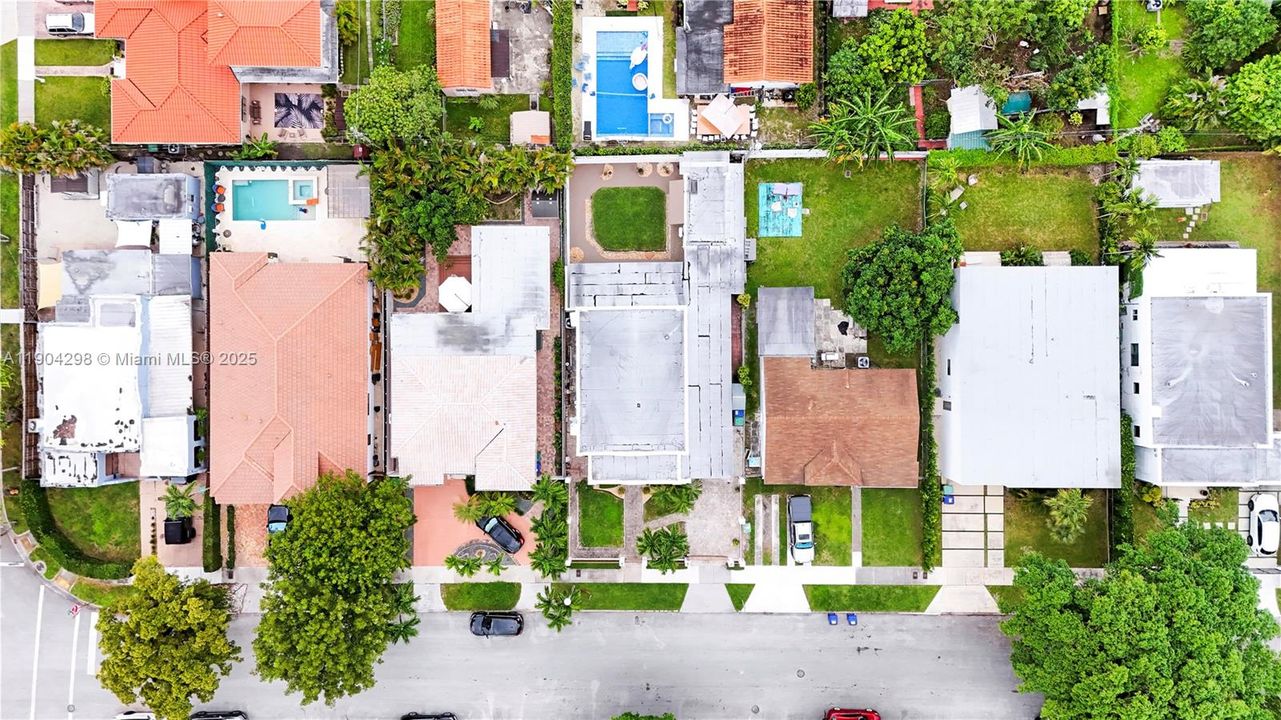 For Rent: $3,950 (3 beds, 1 baths, 1591 Square Feet)