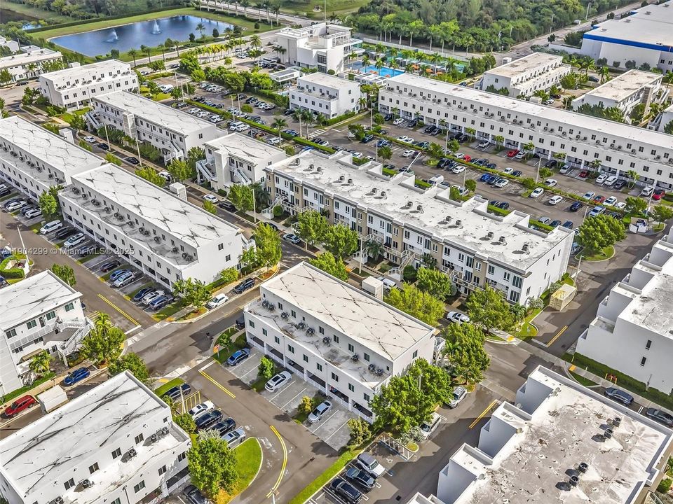 Landmark at Doral offers contemporary living in the heart of Doral with resort-style amenities, modern architecture, and top-rated schools nearby. Enjoy a vibrant community featuring a state-of-the-art clubhouse, pool, tennis courts, and fitness center—perfect for families and investors alike.