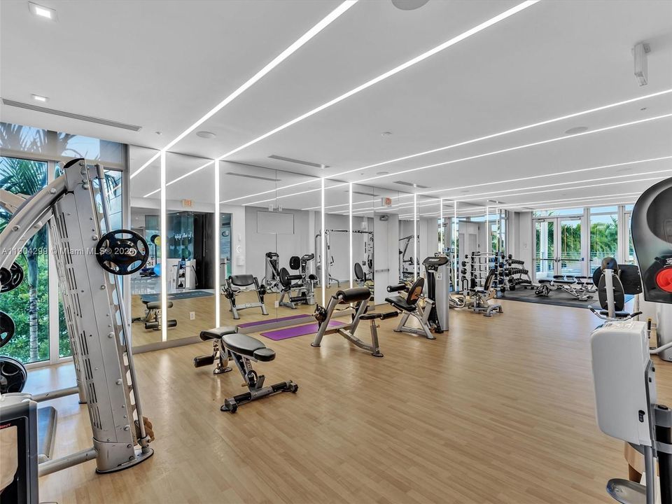 For Sale: $450,000 (3 beds, 2 baths, 1102 Square Feet)