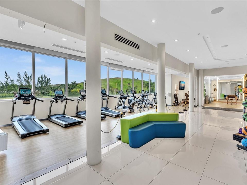 For Sale: $450,000 (3 beds, 2 baths, 1102 Square Feet)