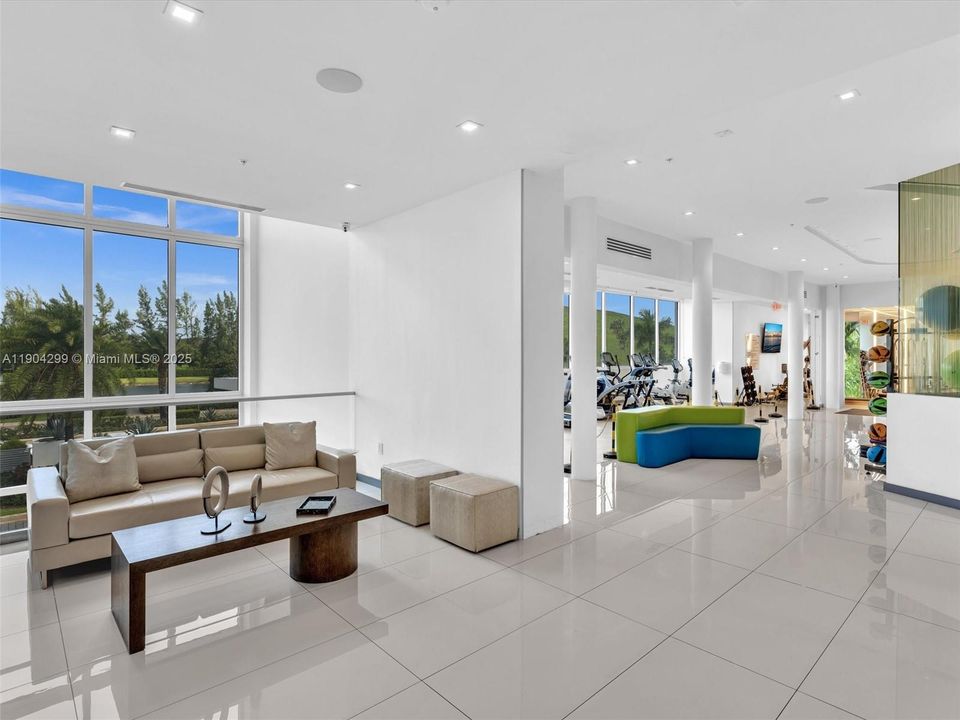 For Sale: $450,000 (3 beds, 2 baths, 1102 Square Feet)