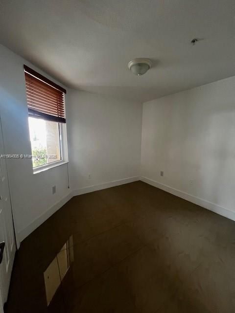 For Rent: $2,950 (3 beds, 2 baths, 1207 Square Feet)