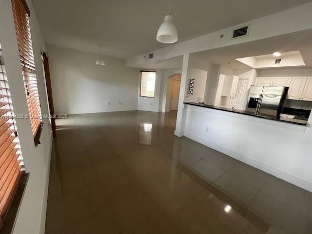 For Rent: $2,950 (3 beds, 2 baths, 1207 Square Feet)