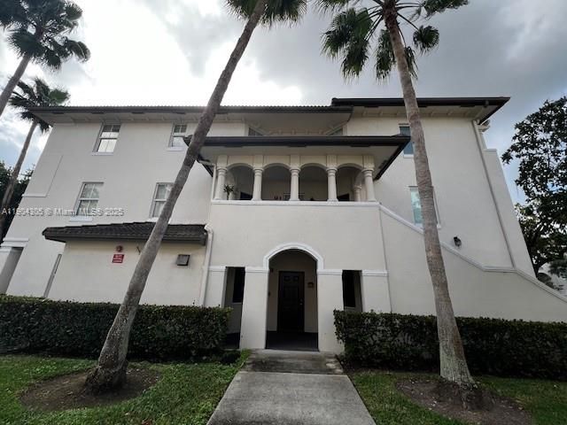 For Rent: $2,950 (3 beds, 2 baths, 1207 Square Feet)