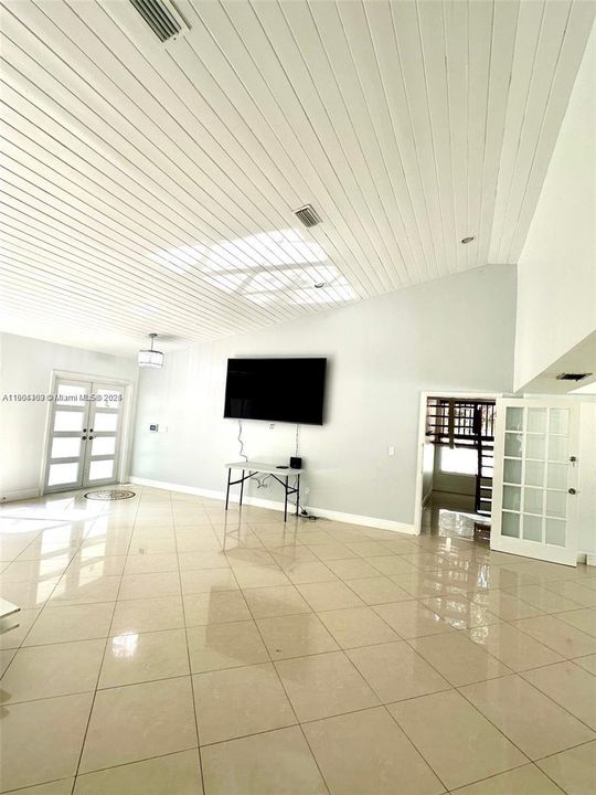 На продажу: $999,999 (4 спален, 4 ванн, 3528 Квадратных фут)